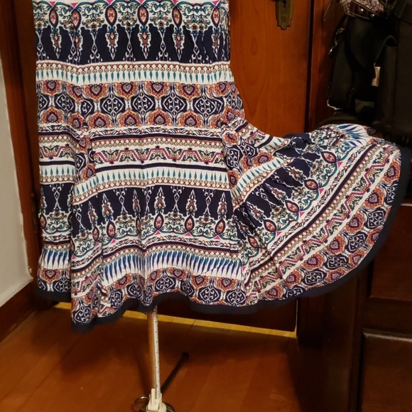 Torrid Sz 2 dress short sleeve tulip style bottom - Picture 2 of 7